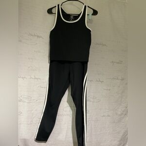 Women’s workout outfit. Size Medium